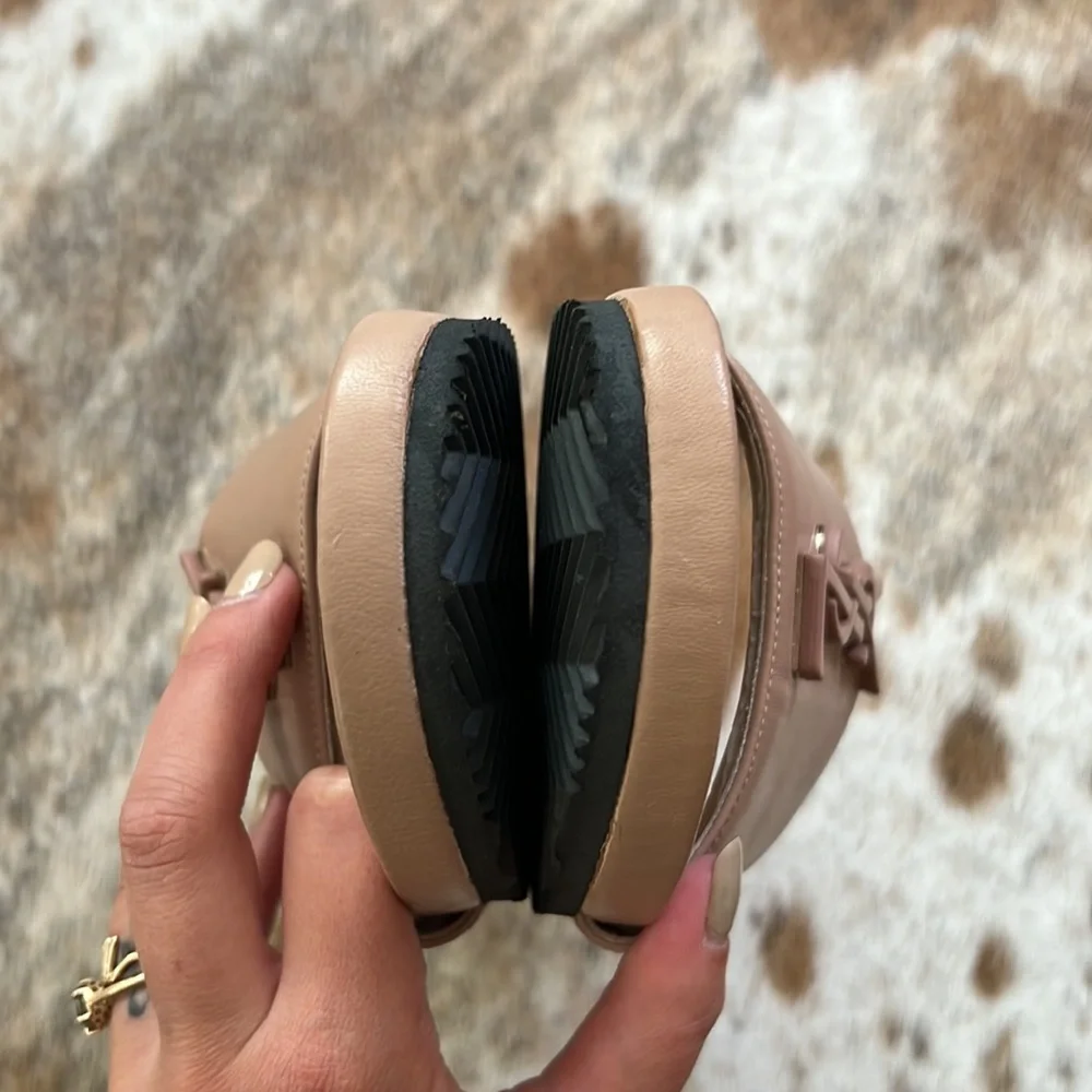 SOLD Saint Laurent Joan Leather Slides - Picture 6 of 9